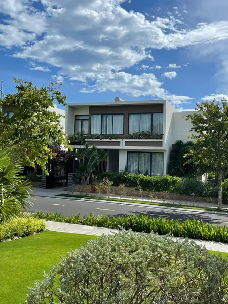 Biệt thự view + bien sân golf sổ hồng