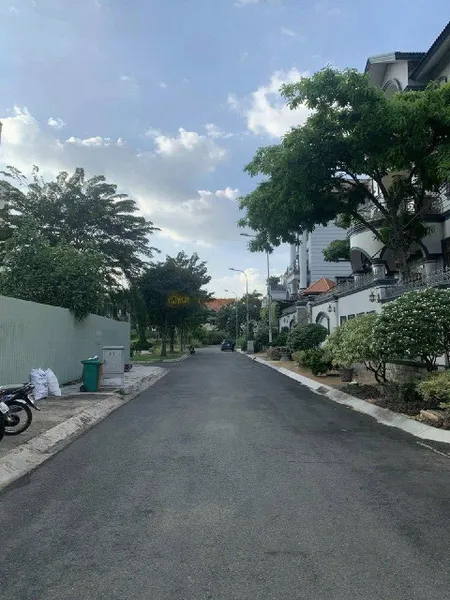 Hạ giá gấp bán lô đất đường Đỗ Xuân Hợp - Phước Long B - Quận 9 - TPHCM.
Diện tích: 2200m² - 35 tr/m2