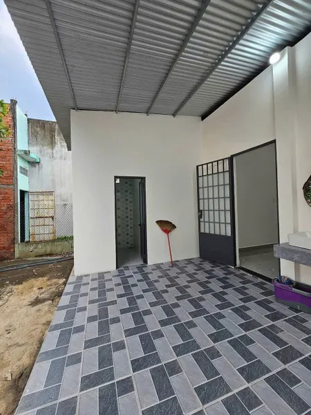Nhà MT chính chủ Bình Chánh, 2 phòng ngủ, 2.3 tỷ/77m2, sổ hồng riêng