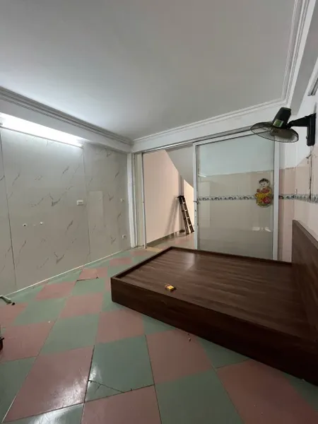 Cho thuê nhà ngõ 1197 Giải Phóng, 4 tầng x 40m2, 6 ngủ, có cho làm CHDV 15 Triệu