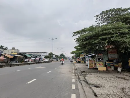 Gấp Bán Nhà 2 tâng Lê Văn Việt. 100m2, Khu Phân Lô. Ngay Ngã 3 Mỹ Thành - Lê Văn VIệt.
