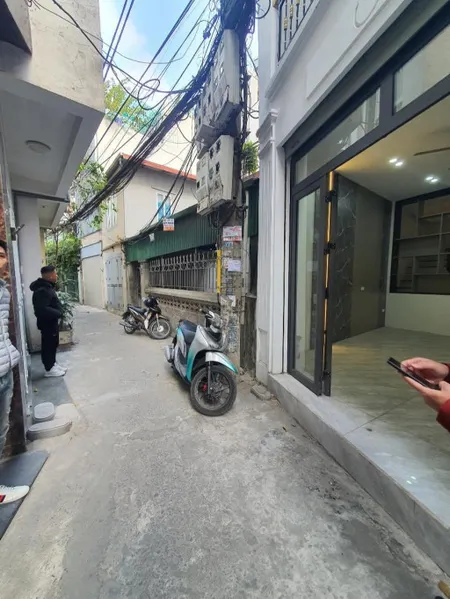 Bán nhà Ngọc Thuỵ trong đê 37m  x 4T, oto, Nở hậu siêu đẹp chỉ 6 tỷ 1 còn thương lượng. LH 0936123469
