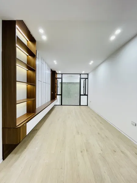 NHÀ ĐỈNH PHỐ ĐẶNG TIẾN ĐÔNG – 7 TẦNG THANG MÁY – 2 MẶT THOÁNG – Ô TÔ TRÁNH