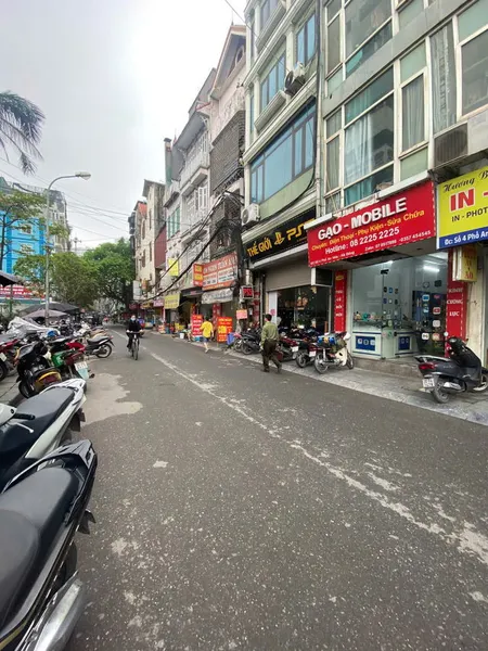 khu vực phát triển từng ngày, kinh doanh tốt, nhà dang cho thuê 20t/tháng