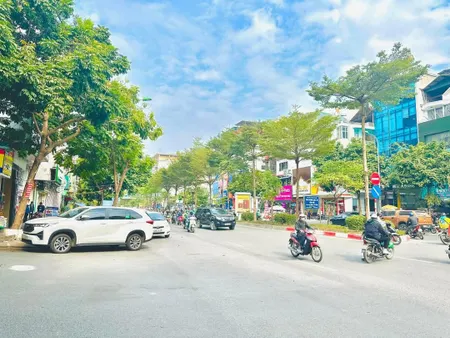 HÀNG HIẾM,  PHÂN LÔ Ô TÔ  TRÁNH TRUNG KÍNH CẦU GIẤY 80M*5T 32 TỶ, KINH DOANH ĐỈNH, VỈA HÈ , SÁT PHỐ, HAI MẶT NGÕ