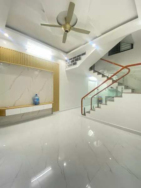Bán nhà 3 tầng phố Vĩnh Cát - Thiên Lôi, 40m, Giá 2.7 tỉ