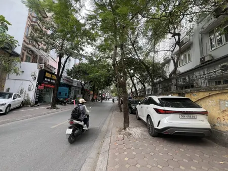 NHÀ PHỐ TRUNG KÍNH CẦU GIẤY - ĐẸP MÊ LY - KINH DOANH ĐỈNH CAO - MẶT TIỀN PHỐ TRUNG KÍNH - MẶT SAU CHỢ TRUNG KÍNH - 106M2 - 9 TẦNG - SĐCC - LH: MR HOÀNG PHÚ -  0385683333