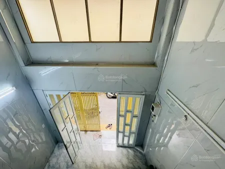 Nhà bán ngay Nguyễn Trãi, quận 5, một bước ra mặt tiền, 5 tầng, 6 phòng, SD: 139m2, chỉ 7.2 tỷ. LH: 0939345129
