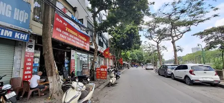 Bán nhà Mặt phố Nguyễn Đình Hoàn (Cầu Giấy) 67m, Cấp 4, mt 5.6m, giá 29.9 tỷ