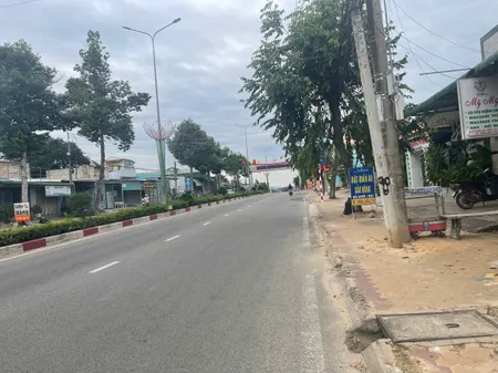 Bán 5m mặt tiền Thống Nhất - Tân An - TX LaGi gái ngộp sổ hồng riêng