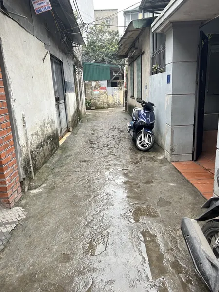 Bán nhà C4 vị trí đẹp ngõ nông gần cầu Chui BigC Long Biên diện tích 50m, giá 5 tỷ 3