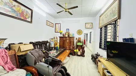 Bán nhà MẶT TIỀN kinh doanh,khu vực sầm uất bậc nhất Dĩ An