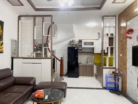 Cho thuê nhà Phố Bạch Đằng, 5 tầng x 35m2, 3 ngủ khép kín, 13 Triệu