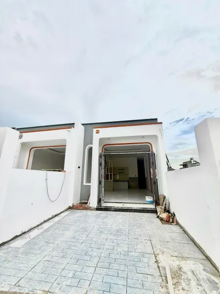 Bán căn nhà cấp 4 Sổ Hồng Riêng Full Thổ Cư Bao Sang Tên Công Chứng Trong Ngày