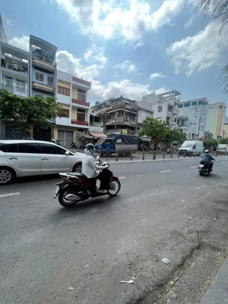 **+12.2 tỷ TL- Bán Gấp Nhà Mặt Tiền Kinh Doanh 4 Lầu Đường Minh Phụng P2 Quận 11