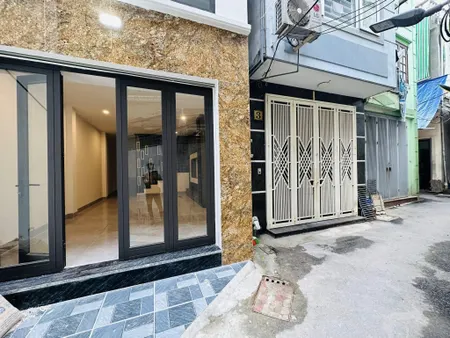 Bán nhà Võng thị thang máy dân xây view  hồ tây 50m 7 tầng 14.8tỷ