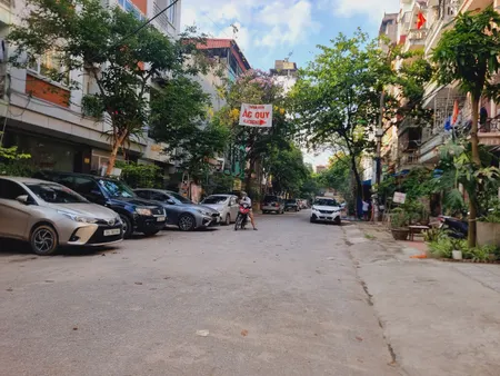 Bán Nhà Phố Cầu Giấy, 61m, 2MT, Ô tô, 9T,TM, KD, Dòng tiền 120Tr/tháng, giá nhỉnh 25 tỷ