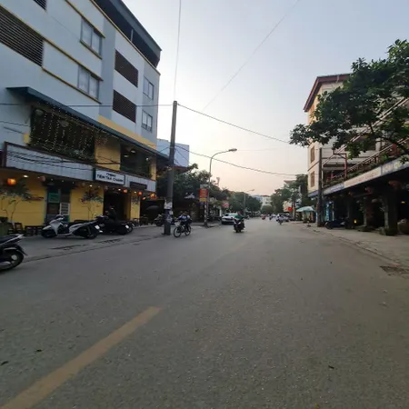 Lô góc ô tô thông, vào nhà tại Trung tâm Trâu Quỳ, Gia Lâm. 40m2. Giá tốt, Lh 0989894845