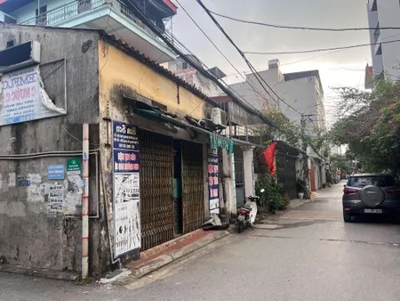 Bán nhà C4 ở Việt Hưng Long Biên cách 1 nhà ra mặt đường oto tránh diện tích 35m, 4 tỷ 9