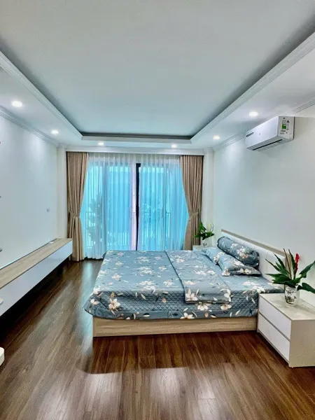 BÁN NHÀ PHỐ NGUYỄN VĂN HUYÊN - 50M² x 7T THANG MÁY - GARA Ô TÔ - KINH DOANH - GIÁ 19.5 TỶ
