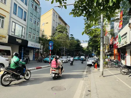 Bán nhà Mặt phố Khâm Thiên (Đống Đa) 22m, 5 tầng, mt 3m, giá 13 tỷ