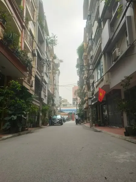 BÁN NHÀ HOÀNG NGÂN CẦU GIẤY, ÔTÔ TRÁNH, VỈA HÈ, KINH DOANH ĐỈNH, 65M2 GIÁ 23 TỶ