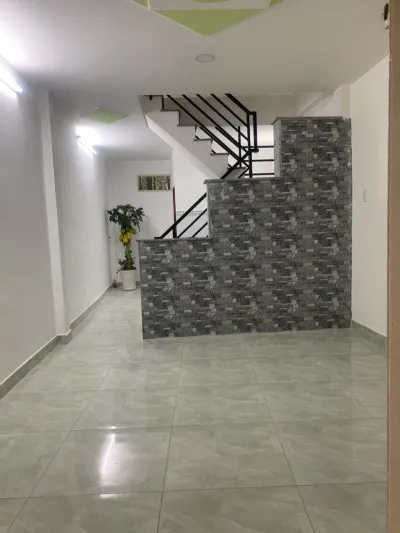 TRUNG TÂM TÂN PHÚ GIÁP CÁCH QUẬN - Ô TÔ TẢI CÁCH 3 BƯỚC CHÂN ĐỖ  SÁT CỬA CỬA - HẺM THÔNG THOÁNG YÊN TĨNH  - NHÀ ĐẸP 2 TẦNG Ở NGAY - SỔ VUÔNG A4 - CHỈ HƠN 3TỶ.