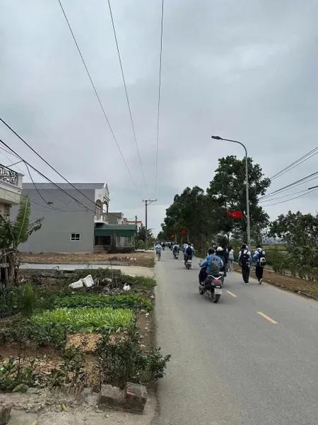 Bán đất 125m², 2 mặt tiền, hướng Bắc
trục chính trường THPT Quế Võ 3