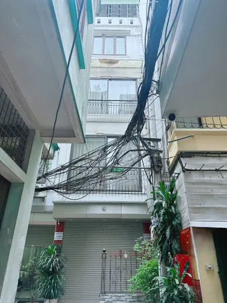 Cho thuê nhà ngõ ô tô 150 Hồng Mai 40m2 x 5 tầng, 17 Triệu làm VP, KD onl, ở gđ, nhóm đi làm