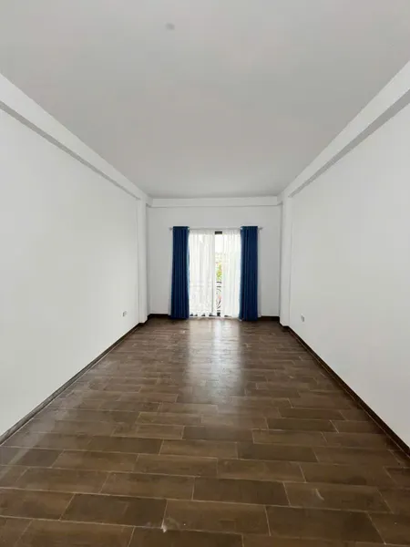 BÁN NHÀ LẠC LONG QUÂN – 33M² x 5 TẦNG - NGÕ NÔNG - GẦN ÔTÔ – GIÁ 7.3 TỶ