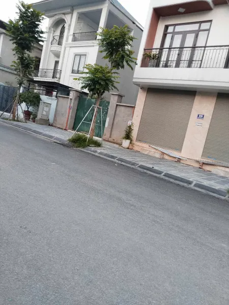 NHÀ ĐẸP  KẺ TẠNH GIANG BIÊN, 63M², MẶT TIỀN 4M, Ô TÔ VÀO NHÀ, GIÁ 10.65 TỶ