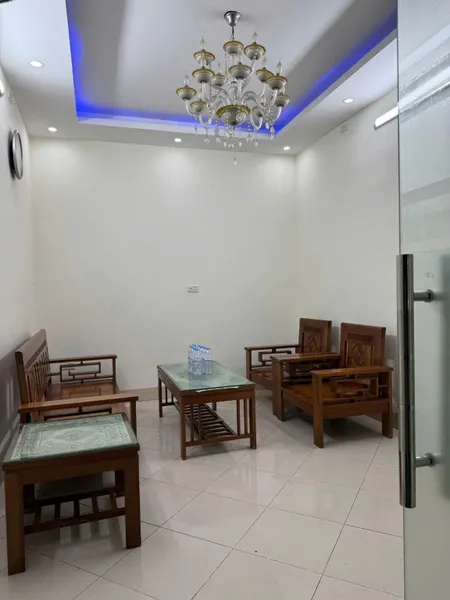 Cho thuê nhà ngõ Chùa Hưng Ký, 4 tầng x 32m2, 3 ngủ, 2 wc, 8 Triệu ở gia đình