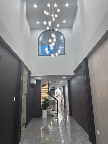 Nhà lửng, lầu hẻm oto 5m sát MT đường Nguyễn Thị Tần P2Q8