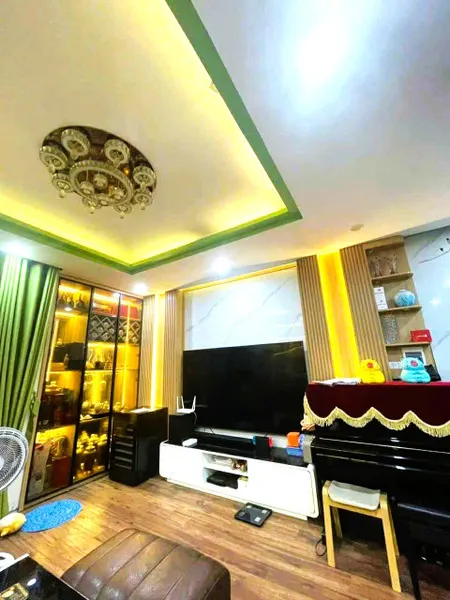 Ngay Lý Thái Tổ Q10, ngang hơn 4m, bố trí hài hòa, gần ĐH, chợ, BV, siêu thị