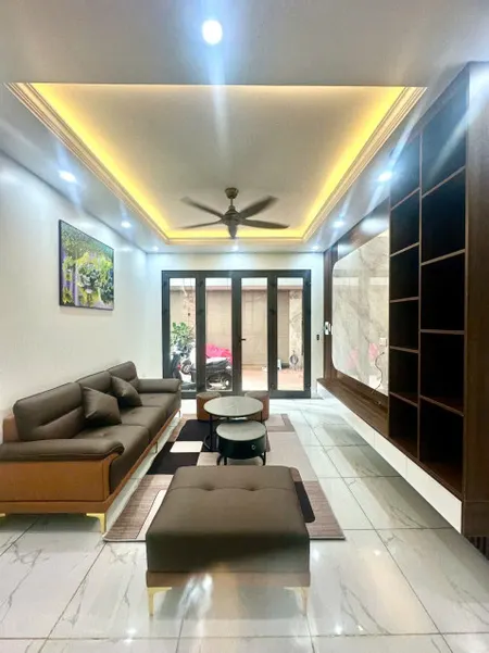 🏡 BÁN NHÀ NGỌC THỤY - LONG BIÊN – 4 TẦNG – 4 PHÒNG NGỦ – GIÁ 9.2 TỶ

📍 Vị trí cực đẹp: