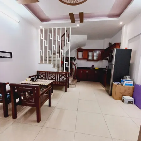 Cho thuê nhà ngõ 141 Nam Dư, 4 tầng x 35m2, 2 ngủ, 8.5 Triệu