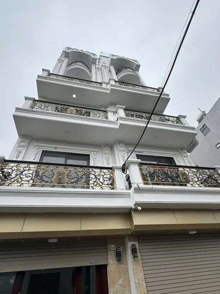 Đức Giang,Long Biên nhà mới ở ngay gara ô tô thang máy DT40m2 giá 11 tỷ