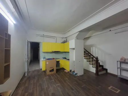 Cho thuê nhà ngõ 158 Trương Định, 5 tầng x 33m2, 3 ngủ khép kín, 4 WC 12 Triệu