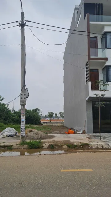 Bán lô đất băng 1 đường Nguyễn Văn Linh