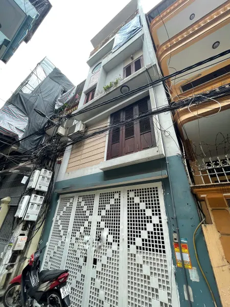 Cho thuê nhà phố Yên Lạc: 50m2 x 5 tầng, MT: 5m, nhà mới, ngõ ô tô, nguyên căn. Giá: 18tr/tháng