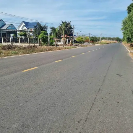 Đất TP.HCM 2 mặt tiền sổ sẵn công chứng ngay.