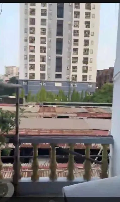 Cho thuê nhà ngõ 94 Hoàng Mai, 60m2, 2 tầng, 2 ngủ,, 9 Triệu ở gđ, nhóm sinh viên ngoan