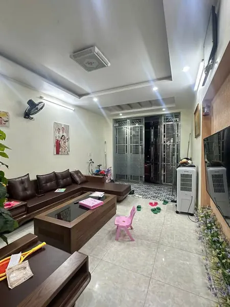 Siêu phẩm nhà 3,5 tầng Quang Đàm diện tích 42m2- mặt tiền: 4,3m- vuông vắn chắc chắn gốc dân xây.
