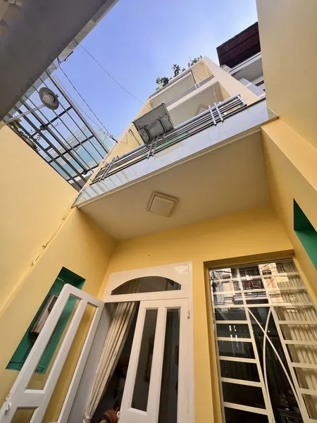 HẺM Ô TÔ ĐẬU TẬN NHÀ, TRỤC ĐƯỜNG LÊ VĂN SỸ TÂN BÌNH HIẾM NHÀ BÁN Giá: 10 tỷ