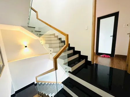 NHÀ 3 TẦNG KIÊN CỐ - MẶT TIỀN NGUYỄN ĐÌNH - ĐẦU TƯ ĐỈNH.siêu rẻ chỉ 6,1 tỷ