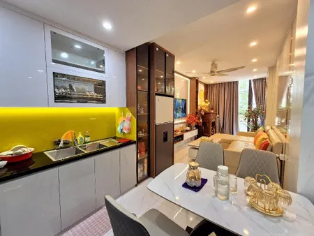 Bán nhà phố Trung Kính - 5 tầng - ô tô đỗ ngày đêm - kinh doanh đỉnh - giá nhỉnh 14 tỷ