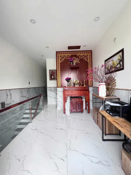 Nhà 1 trệt 1 lầu hẻm 385 Lê Hồng Phong – Gần chợ & trường học, có sân xe hơi, sổ riêng thổ cư
