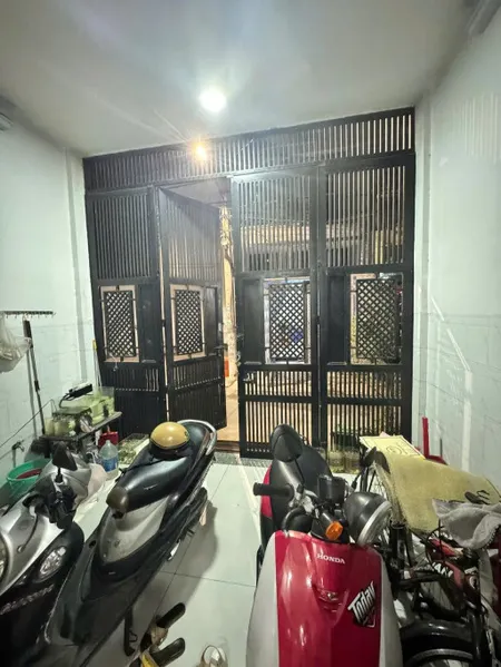 BÁN NHÀ 3 TẦNG, HẺM XE HƠI PHẠM VĂN ĐỒNG,  56M², SỔ NỞ HẬU, GIÁ 6.4 TỶ TL