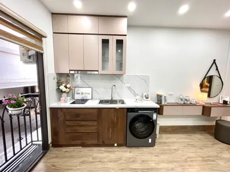 Cho thuê phòng thang máy phố Vương Thừa Vũ 28m2