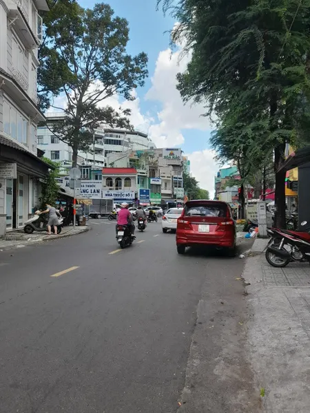 *QUẬN 10 - NHÀ ĐẸP, 4 TẦNG 50M -TẶNG TOÀN BỘ NỘI THẤT CAO CẤP  CHO THUÊ 18TR/TH.